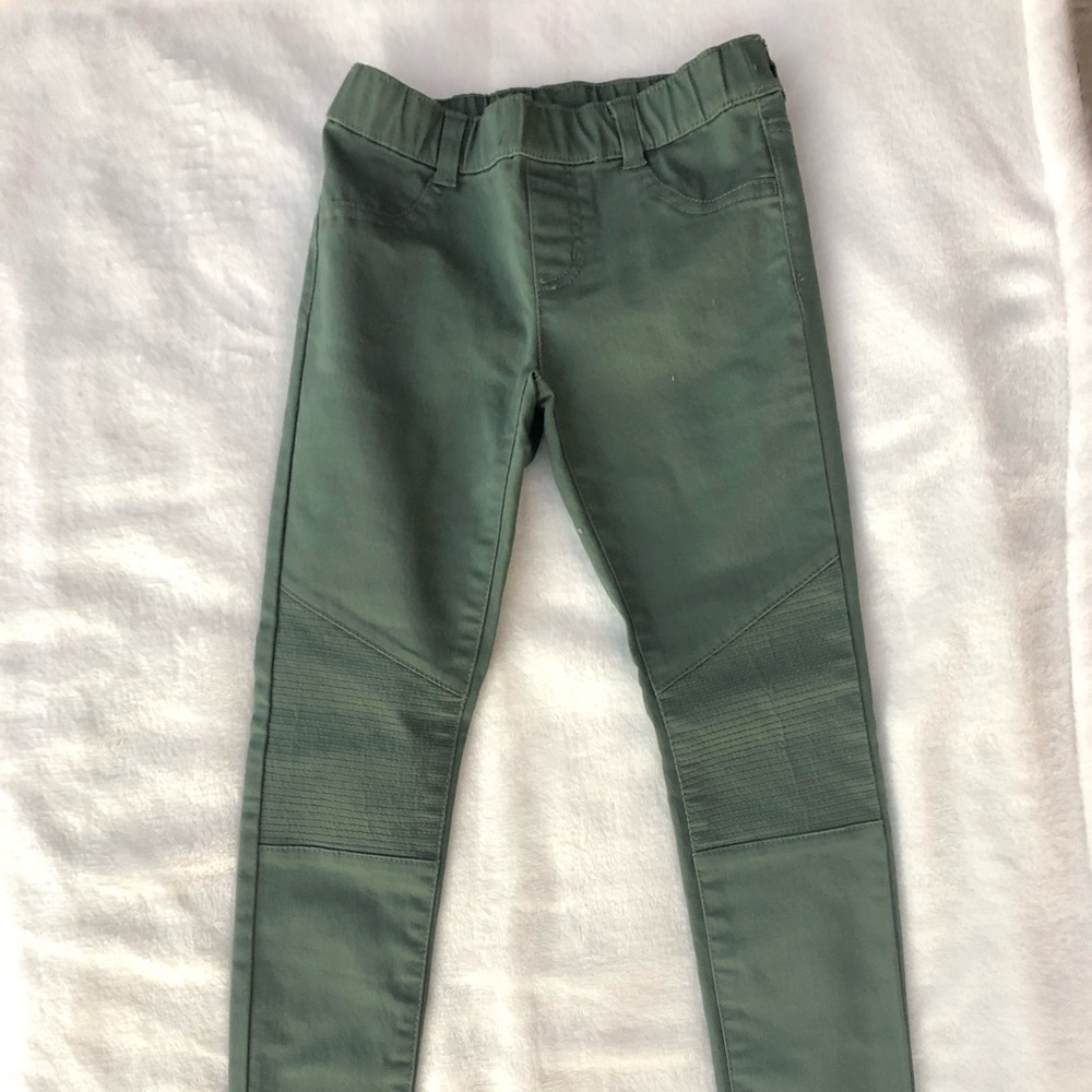 👖 Crazy 8 stretchy Jeans Girls never worn💖